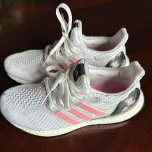 Women’s Size 7 Adidas Running Shoe